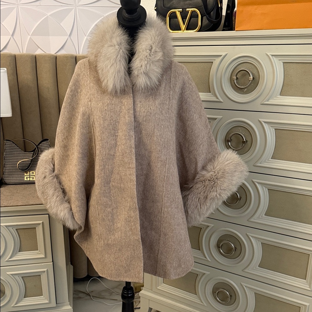 SAGA FURS WOOL ANF FOX COAT